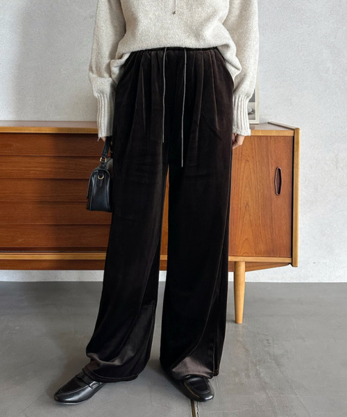 Eclat one(エクラワン)の「【Eclat one】ベロア リラックス ワイド パンツ(その他パンツ・レディース・ブラック/ブラウン・M/L)」の4枚目の写真