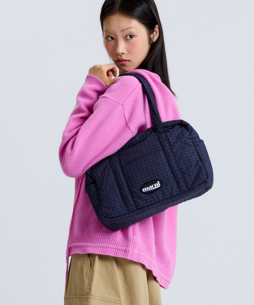 CHECKER PADDED SHOULDER BAG NAVY CHECK