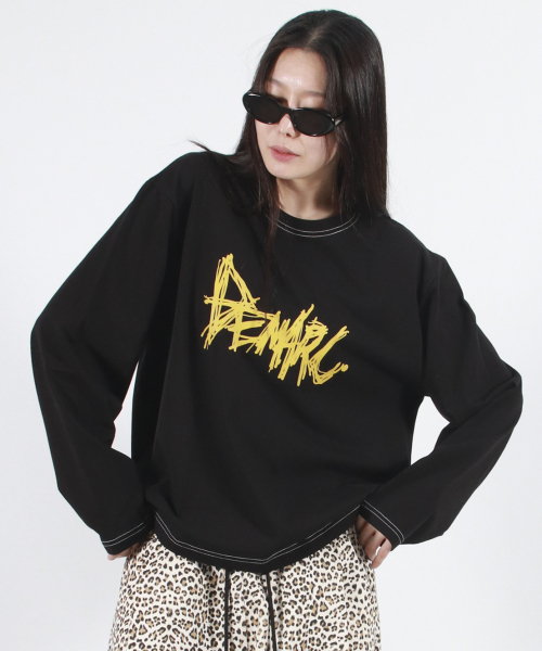 DEMARC（ドゥマーク）の「GRAFFITI LOGO TEXT BOXY LONG SLEEVE - Black（Tシャツ/カットソー・レディース・その他・MEDIUM/LARGE）」の4枚目の写真