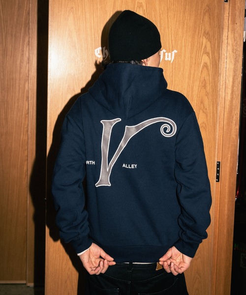 Chocolate Jesus （チョコレートジーザス ）の「VITALOGY HOODIE（パーカー・メンズ・ネイビー/アッシュ・XX-LARGE/X-LARGE/LARGE/MEDIUM/SMALL）」の6枚目の写真