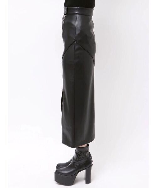 MURUA(ムルーア)の「ZIPスリットフェイクレザーナロースカート(スカート・レディース・ブラック/アイボリー/キャメル・2/1)」の18枚目の写真