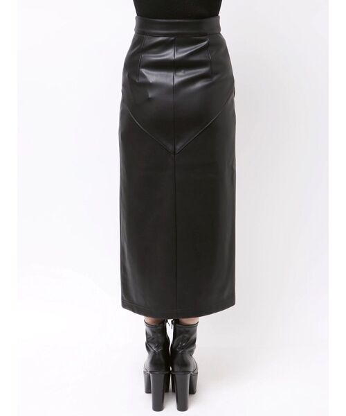 MURUA(ムルーア)の「ZIPスリットフェイクレザーナロースカート(スカート・レディース・ブラック/アイボリー/キャメル・2/1)」の17枚目の写真