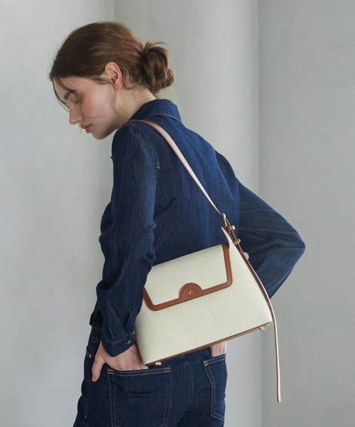 VALLUAT(バリュエット)の「Pierre bag_Brown(ショルダーバッグ・レディース・その他・FREE)」の1枚目の写真