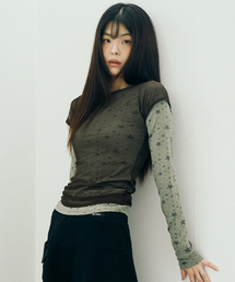 MIHEV（ミヘブ）の「スターレイヤードロングスリーブセットカーキブラウン（Tシャツ/カットソー）」