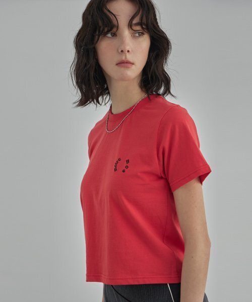 MOIREMOA（モアレモア）の「moire blank tee - red（Tシャツ/カットソー・レディース・レッド・FREE）」の3枚目の写真
