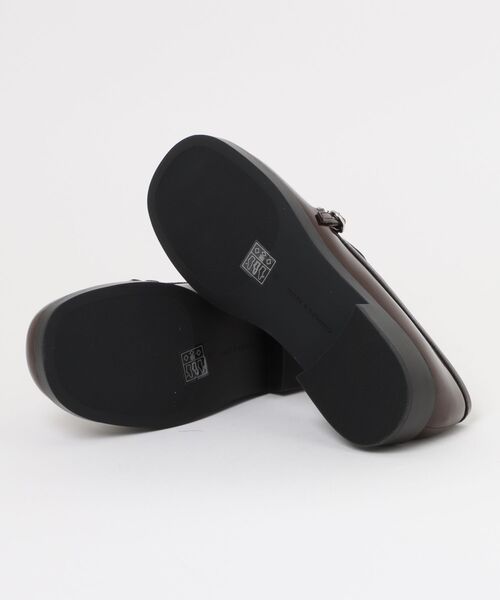 CHARLES & KEITH(チャールズ & キース)の「Georgie ジョージ チェーンローファー(ローファー・レディース・ブラック系その他7/ダークブラウン・25cm/24.5cm/22.5cm/23.5cm/23cm/25.5cm)」の8枚目の写真
