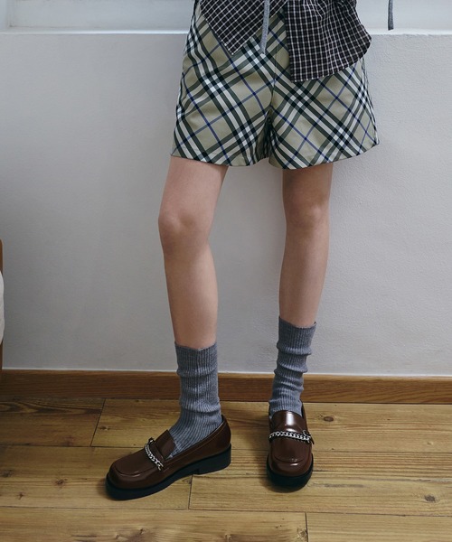 CHARLES & KEITH(チャールズ & キース)の「Georgie ジョージ チェーンローファー(ローファー・レディース・ブラック系その他7/ダークブラウン・25cm/24.5cm/22.5cm/23.5cm/23cm/25.5cm)」の2枚目の写真