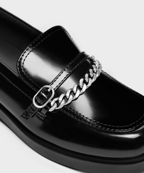 CHARLES & KEITH(チャールズ & キース)の「Georgie ジョージ チェーンローファー(ローファー・レディース・ブラック系その他7/ダークブラウン・25cm/24.5cm/22.5cm/23.5cm/23cm/25.5cm)」の10枚目の写真
