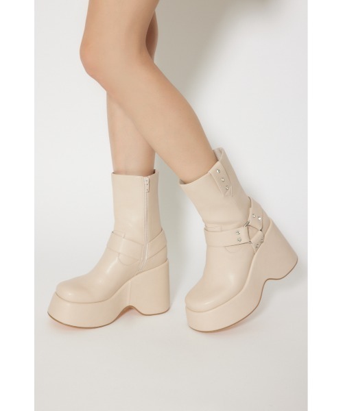 rienda（リエンダ）の「エンジニアウェッジヒールショートブーツ 春服（ブーツ・レディース・アイボリー/ブラック・SMALL/MEDIUM/LARGE）」の3枚目の写真