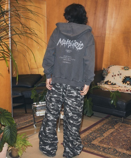 MAHAGRID(マハグリッド)の「『mahagrid/マハグリッド』 Slash Logo Pigment Zip-Up Hoodie/スラッシュロゴピグメントジップアップパーカー(パーカー・レディース・チャコールグレー/ブラウン・S/L)」の12枚目の写真