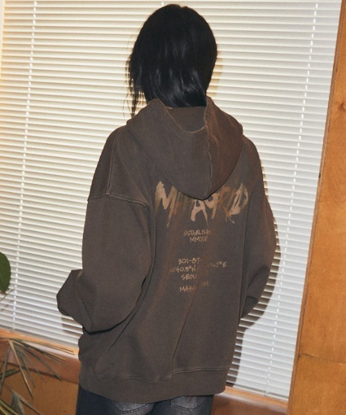 MAHAGRID(マハグリッド)の「『mahagrid/マハグリッド』 Slash Logo Pigment Zip-Up Hoodie/スラッシュロゴピグメントジップアップパーカー(パーカー・レディース・チャコールグレー/ブラウン・S/L)」の7枚目の写真