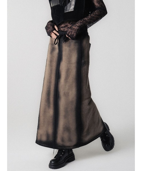ELCHELE(エルチェレ)の「BLEACH DYE STRAIGHT SKIRT(スカート・レディース・グレー/ブラック/ベージュ・36/38)」の4枚目の写真