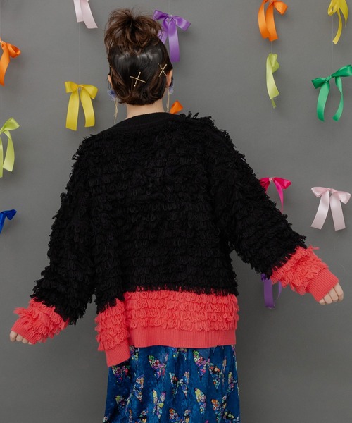 ScoLar（スカラー）の「153770：バイカラーフリンジニットカーディガン（カーディガン/ボレロ・レディース・ブラック/パープル・M）」の18枚目の写真
