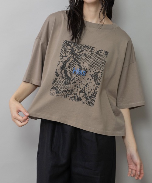 Munich（ミューニック）の「コットンジャージパイソン柄プリントTシャツ（Tシャツ/カットソー・レディース・ライトグレー/ホワイト/モカ・FREE）」の3枚目の写真