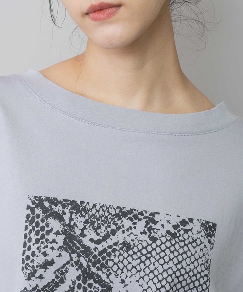 Munich（ミューニック）の「コットンジャージパイソン柄プリントTシャツ（Tシャツ/カットソー・レディース・ライトグレー/ホワイト/モカ・FREE）」の18枚目の写真