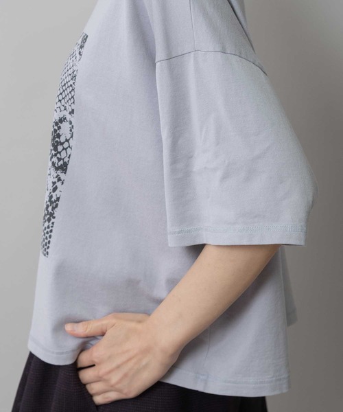 Munich（ミューニック）の「コットンジャージパイソン柄プリントTシャツ（Tシャツ/カットソー・レディース・ライトグレー/ホワイト/モカ・FREE）」の21枚目の写真