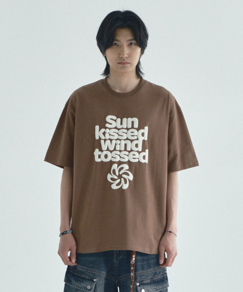 ECORR(エコル)の「SUNKISSED ボリュームプリント半袖Tシャツ_ブラウン(Tシャツ/カットソー・レディース・その他・3/M/L)」の2枚目の写真