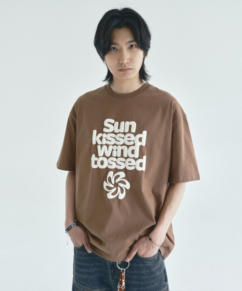 ECORR(エコル)の「SUNKISSED ボリュームプリント半袖Tシャツ_ブラウン(Tシャツ/カットソー・レディース・その他・3/M/L)」の4枚目の写真