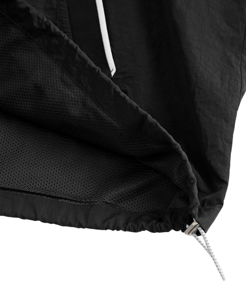 MENASOO(ミナス)の「HEARTTRACK VNECK NYLON ANORAK JACKET_BLACK(ナイロンジャケット・レディース・ブラック・F)」の12枚目の写真