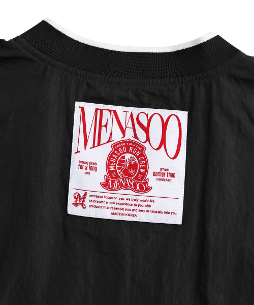 MENASOO(ミナス)の「HEARTTRACK VNECK NYLON ANORAK JACKET_BLACK(ナイロンジャケット・レディース・ブラック・F)」の15枚目の写真