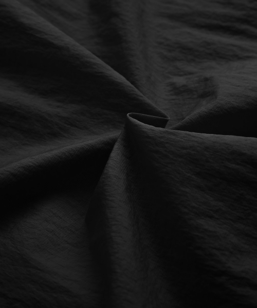 MENASOO(ミナス)の「HEARTTRACK VNECK NYLON ANORAK JACKET_BLACK(ナイロンジャケット・レディース・ブラック・F)」の16枚目の写真