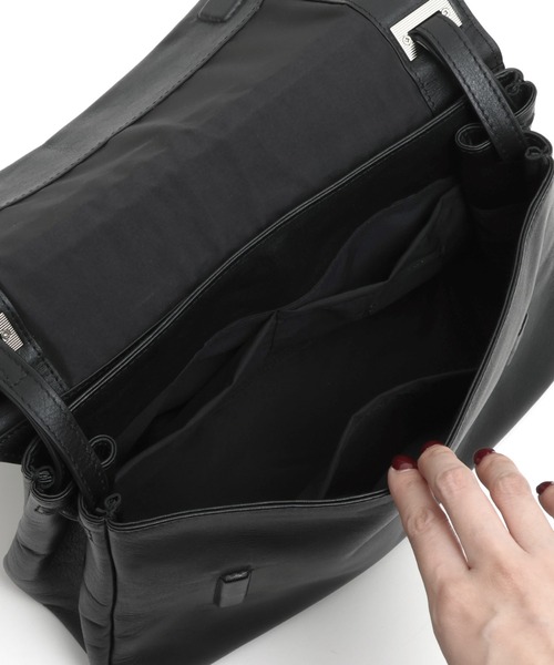 YArKA（ヤーカ）の「【YArKA/ヤーカ】real leather 2way retro bag [Alnitak9] / 2weyレトロデザインバッグ（ショルダーバッグ・メンズ・ブラック・FREE）」の2枚目の写真