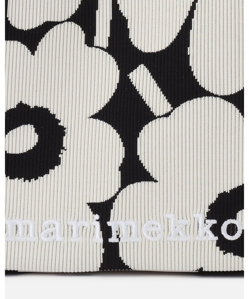 marimekko(マリメッコ)の「Unikko / Knitted Bag Large(ショルダーバッグ・レディース・ホワイト×ブラック・FREE)」の5枚目の写真