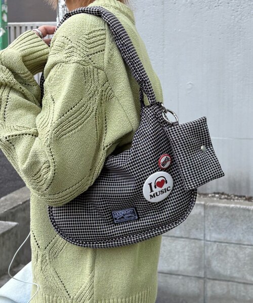 CIAOPANIC TYPY(チャオパニックティピー)の「【UNISEX】ポーチ付き中綿ハンドBAG(ショルダーバッグ・レディース・ブラック系その他/ブラック/ブルー・ONE SIZE)」の18枚目の写真