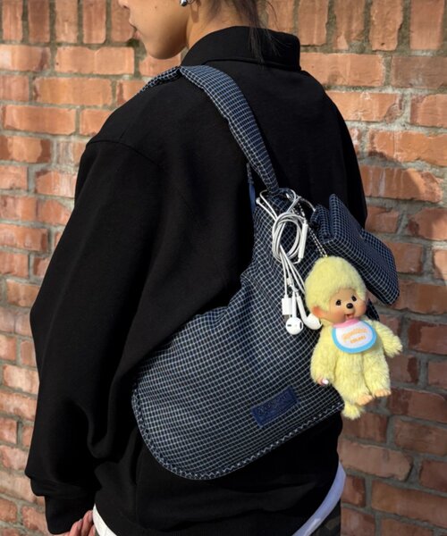 CIAOPANIC TYPY(チャオパニックティピー)の「【UNISEX】ポーチ付き中綿ハンドBAG(ショルダーバッグ・レディース・ブラック系その他/ブラック/ブルー・ONE SIZE)」の4枚目の写真