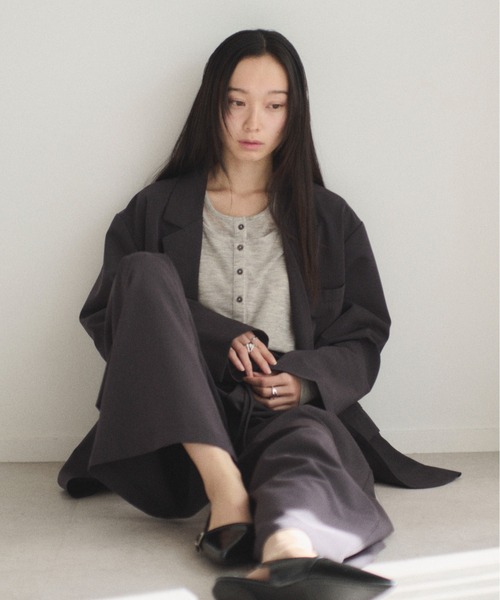 SOYEN（ソイエン）の「シングルラウンドテーラードジャケット/セットアップ可（テーラードジャケット・レディース・グレー/チャコール・F）」の6枚目の写真