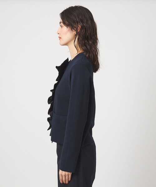 green label relaxing（グリーンレーベルリラクシング）の「フロント フリル ニット カーディガン（カーディガン/ボレロ・レディース・ネイビー/ブラウン系・FREE）」の5枚目の写真