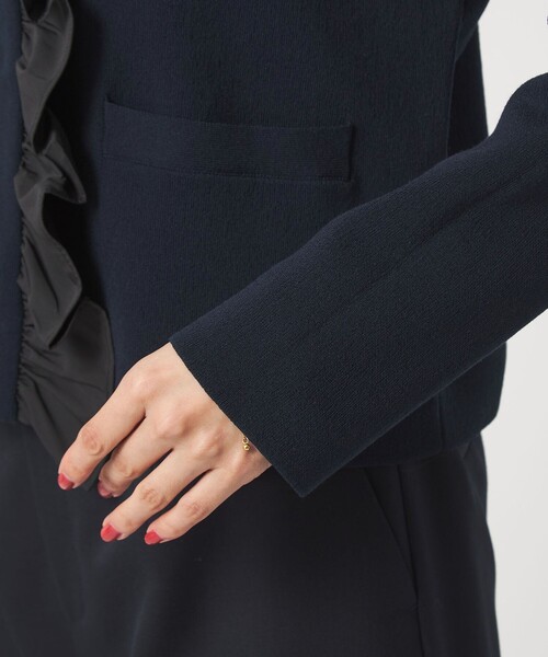 green label relaxing（グリーンレーベルリラクシング）の「フロント フリル ニット カーディガン（カーディガン/ボレロ・レディース・ネイビー/ブラウン系・FREE）」の8枚目の写真