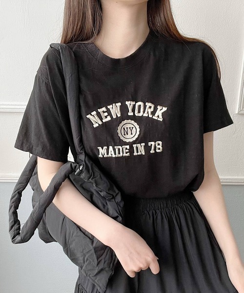 Nana（ナナ）の「刺繍ロゴTシャツ（Tシャツ/カットソー・レディース・ホワイト/ブラック・FREE）」の3枚目の写真