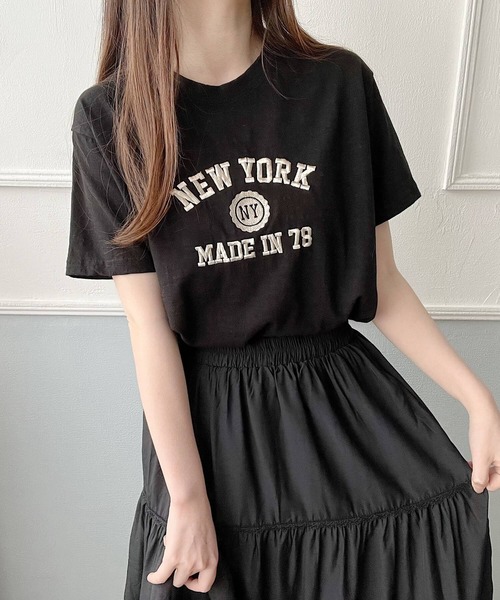 Nana（ナナ）の「刺繍ロゴTシャツ（Tシャツ/カットソー・レディース・ホワイト/ブラック・FREE）」の4枚目の写真