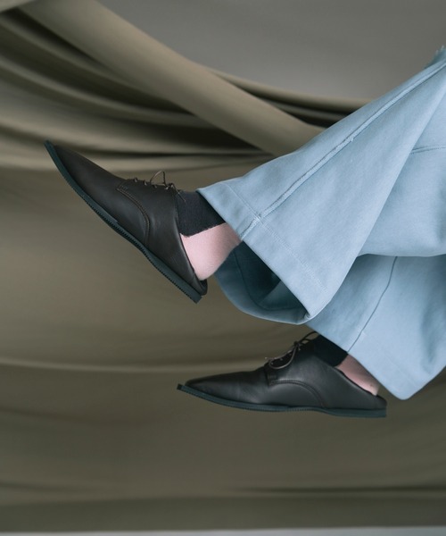 MAISON SPECIAL（メゾンスペシャル）の「《UNISEX》【SPECIAL SHOES FACTORY COLLABORATION】Square Toe With Open Lacing Flat Slip-ons/外羽スクエアトゥ2WAYフラットスリッポン【MAISON SPECIAL/メゾンスペシャル】（ドレスシューズ・メンズ・ブラック/ブラウン・28.5/27.5/26.5/25.5）」の4枚目の写真