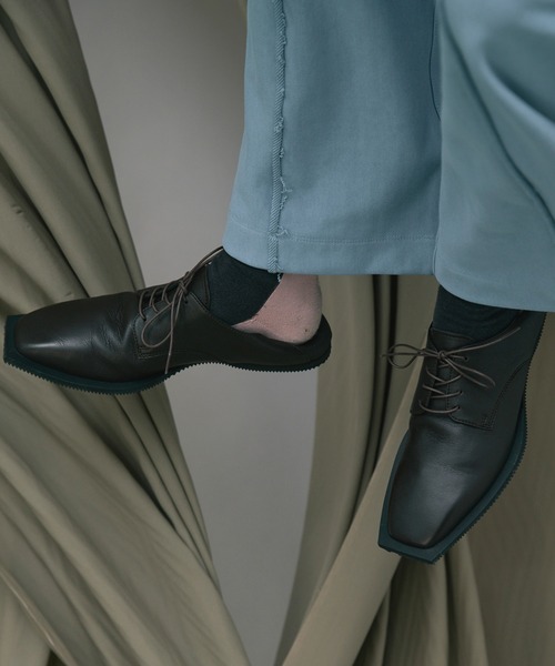 MAISON SPECIAL（メゾンスペシャル）の「《UNISEX》【SPECIAL SHOES FACTORY COLLABORATION】Square Toe With Open Lacing Flat Slip-ons/外羽スクエアトゥ2WAYフラットスリッポン【MAISON SPECIAL/メゾンスペシャル】（ドレスシューズ・メンズ・ブラック/ブラウン・28.5/27.5/26.5/25.5）」の3枚目の写真