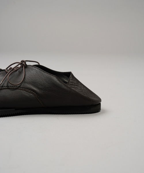 MAISON SPECIAL（メゾンスペシャル）の「《UNISEX》【SPECIAL SHOES FACTORY COLLABORATION】Square Toe With Open Lacing Flat Slip-ons/外羽スクエアトゥ2WAYフラットスリッポン【MAISON SPECIAL/メゾンスペシャル】（ドレスシューズ・メンズ・ブラック/ブラウン・28.5/27.5/26.5/25.5）」の11枚目の写真