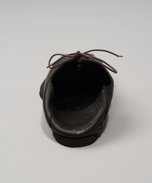 MAISON SPECIAL（メゾンスペシャル）の「《UNISEX》【SPECIAL SHOES FACTORY COLLABORATION】Square Toe With Open Lacing Flat Slip-ons/外羽スクエアトゥ2WAYフラットスリッポン【MAISON SPECIAL/メゾンスペシャル】（ドレスシューズ・メンズ・ブラック/ブラウン・28.5/27.5/26.5/25.5）」の13枚目の写真