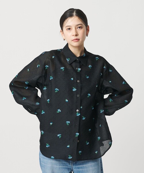 BEAUTY&YOUTH UNITED ARROWS（ビューティーアンドユースユナイテッドアローズ）の「フラワーモチーフ ジャガード シャツ ウォッシャブル（シャツ/ブラウス・レディース・オフホワイト/ブラック・FREE）」の2枚目の写真