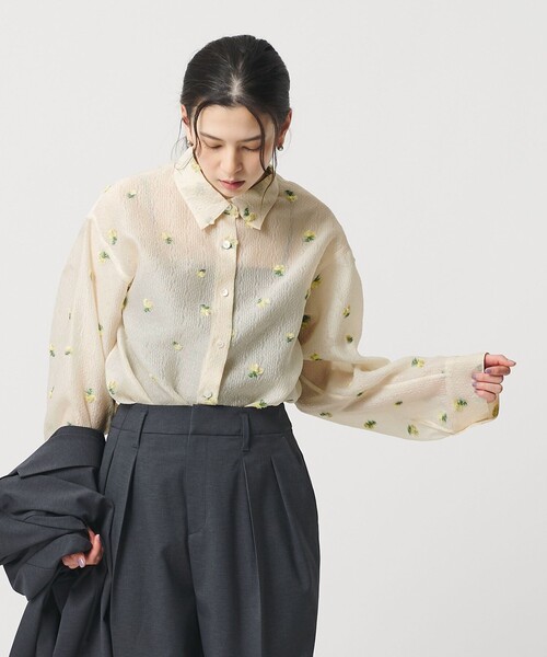 BEAUTY&YOUTH UNITED ARROWS（ビューティーアンドユースユナイテッドアローズ）の「フラワーモチーフ ジャガード シャツ ウォッシャブル（シャツ/ブラウス・レディース・オフホワイト/ブラック・FREE）」の5枚目の写真