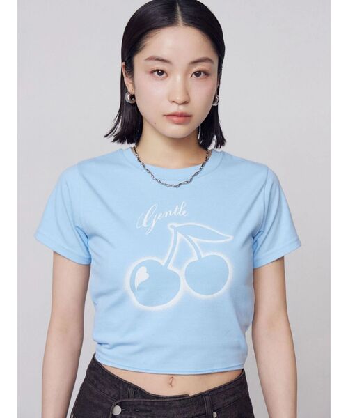 EMODA（エモダ）の「チェリープリントTシャツ【WEB限定カラーあり】（Tシャツ/カットソー・レディース・グレー/チャコールグレー/ホワイト/ブルー・FREE）」の4枚目の写真