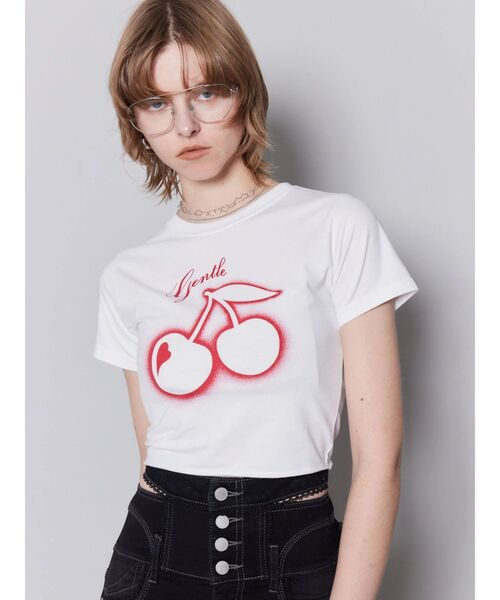 EMODA（エモダ）の「チェリープリントTシャツ【WEB限定カラーあり】（Tシャツ/カットソー・レディース・グレー/チャコールグレー/ホワイト/ブルー・FREE）」の17枚目の写真