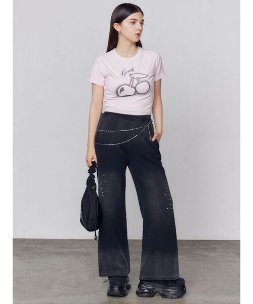 EMODA(エモダ)の「チェリープリントTシャツ【WEB限定カラーあり】(Tシャツ/カットソー・レディース・グレー/チャコールグレー/ホワイト/ブルー/ピンク・FREE)」の17枚目の写真