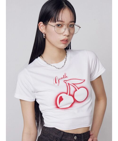EMODA（エモダ）の「チェリープリントTシャツ【WEB限定カラーあり】（Tシャツ/カットソー・レディース・グレー/チャコールグレー/ホワイト/ブルー・FREE）」の22枚目の写真
