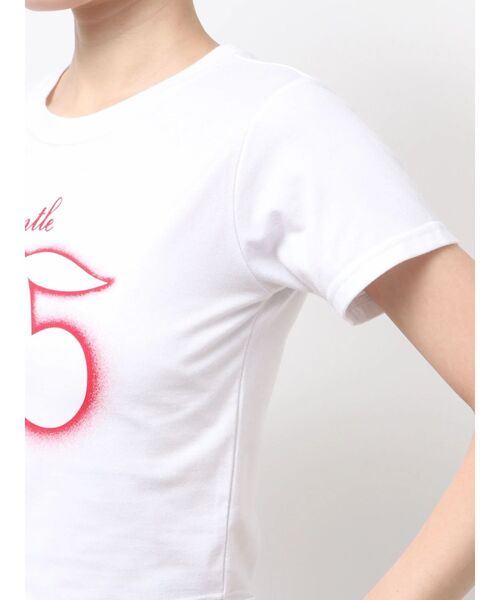 EMODA（エモダ）の「チェリープリントTシャツ【WEB限定カラーあり】（Tシャツ/カットソー・レディース・グレー/チャコールグレー/ホワイト/ブルー・FREE）」の6枚目の写真