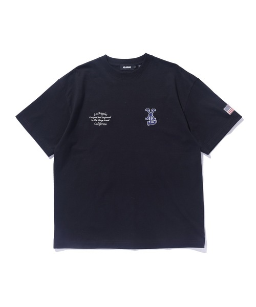 XLARGE(エクストララージ)の「LA VARSITY S/S TEE(Tシャツ/カットソー・メンズ・ブラック/ホワイト/ネイビー・S/M/L/XL)」の1枚目の写真