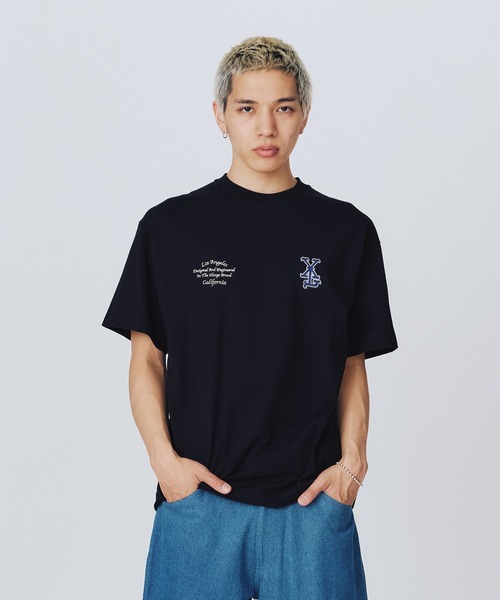 XLARGE(エクストララージ)の「LA VARSITY S/S TEE(Tシャツ/カットソー・メンズ・ブラック/ホワイト/ネイビー・S/M/L/XL)」の4枚目の写真
