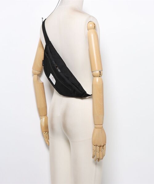 MAKAVELIC(マキャベリック)の「【MAKAVELIC】TRUCKS MONOCULAR WAIST BAG(ボディバッグ/ウエストポーチ・メンズ・ブラック/ネイビー・FREE)」の6枚目の写真