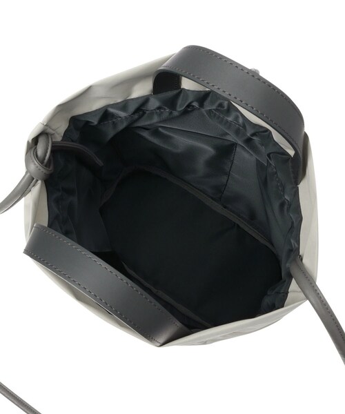 HIROKO HAYASHI（ヒロコハヤシ）の「LUINI AGILE（ルイーニ アジレ）ショルダーバッグ（ショルダーバッグ・レディース・グレー系その他5/ブラック・00）」の6枚目の写真
