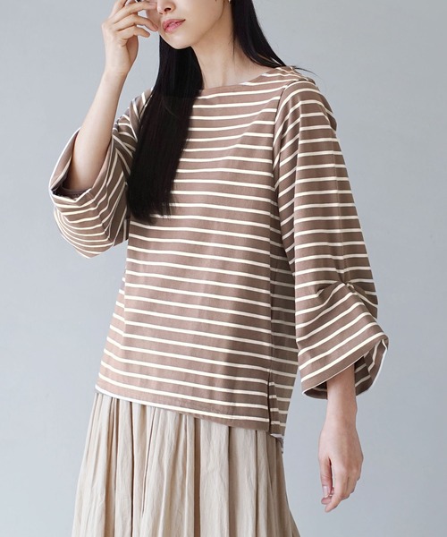 zootie（ズーティー）の「スタイルアップ デザインスリーブ カットソー［七分袖］（Tシャツ/カットソー・レディース・オフホワイト/ブラック/ライトブルー/レッド系/チャコール/ライトアッシュグレー/ベージュ系/ブラック×ホワイト・3L/L-XL/M-L）」の6枚目の写真